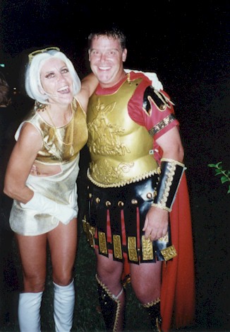 Halloween2000_10.jpg (48348 bytes)