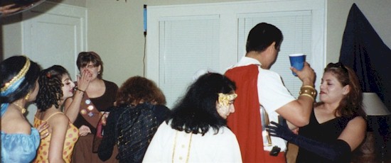 Halloween2000_20.jpg (36474 bytes)